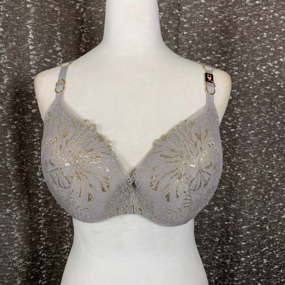 NWT Victorias Secret Incredible by Victoria's Secret Perfect Shape Bra 36DD Lace